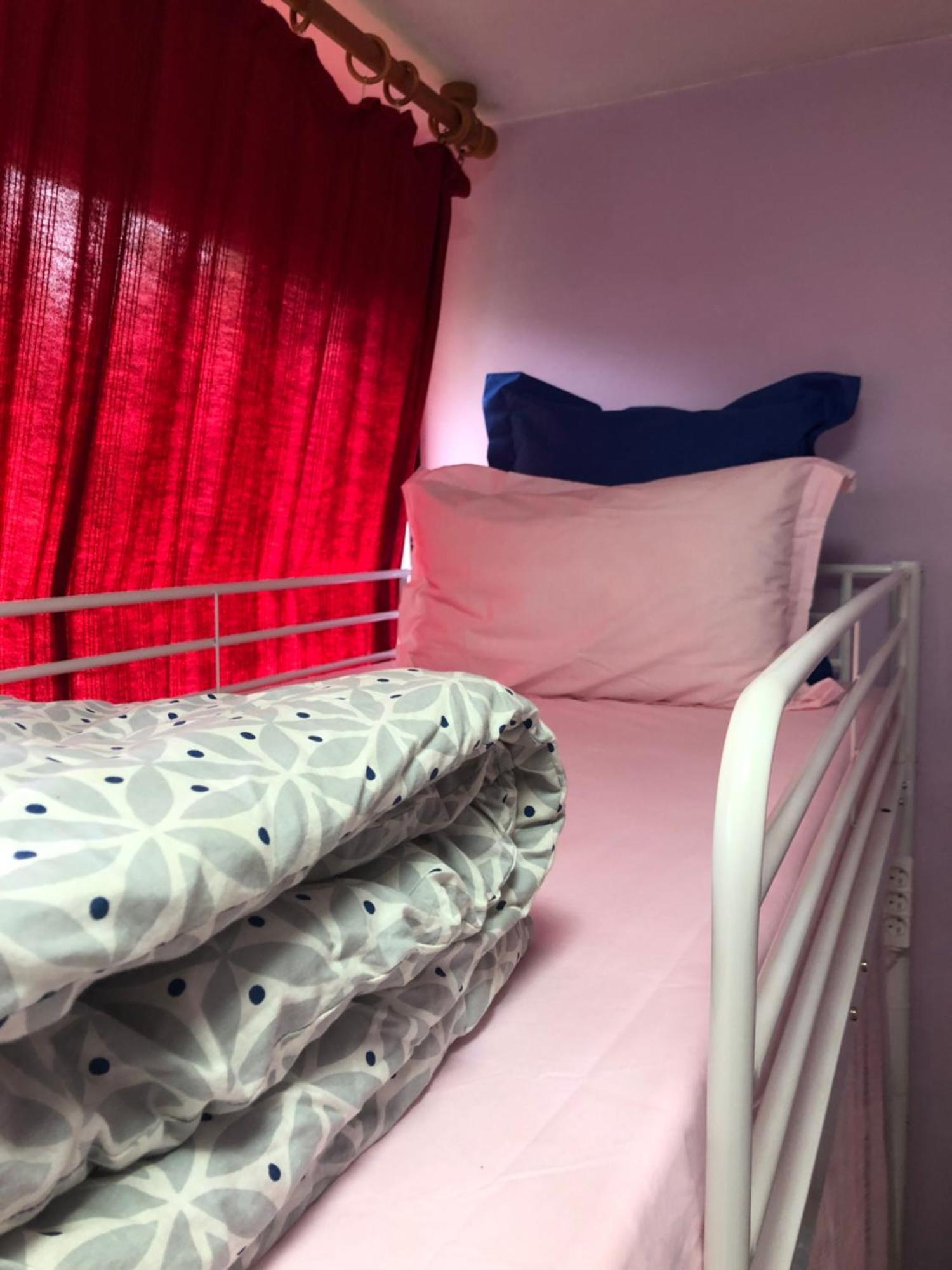 Female-Dortoir Femme -Dorm Shared Room Paris Бобини Екстериор снимка