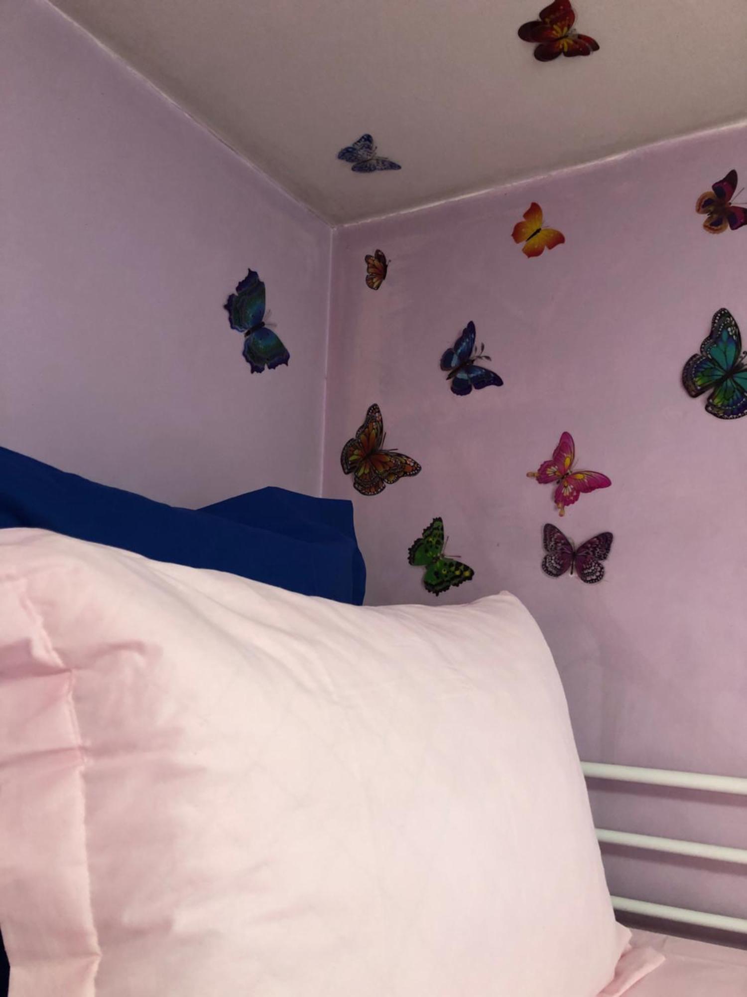 Female-Dortoir Femme -Dorm Shared Room Paris Бобини Екстериор снимка