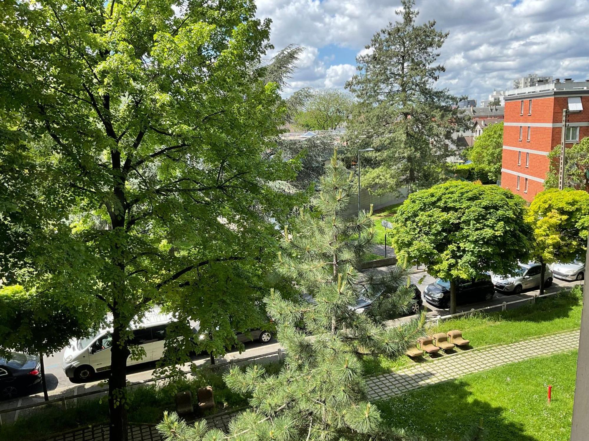 Female-Dortoir Femme -Dorm Shared Room Paris Бобини Екстериор снимка