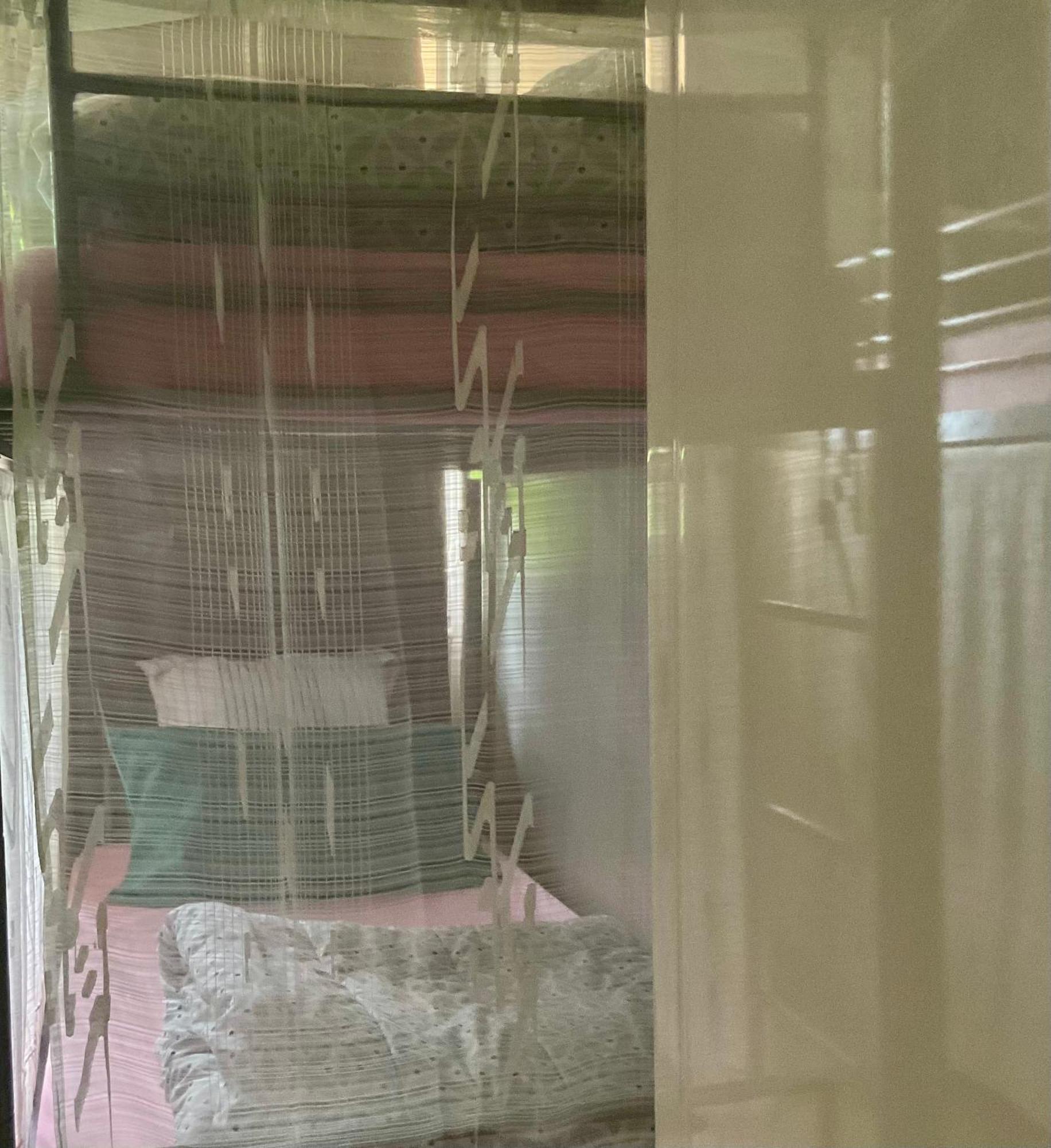 Female-Dortoir Femme -Dorm Shared Room Paris Бобини Екстериор снимка